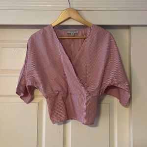 Criss cross v neck top | Size S